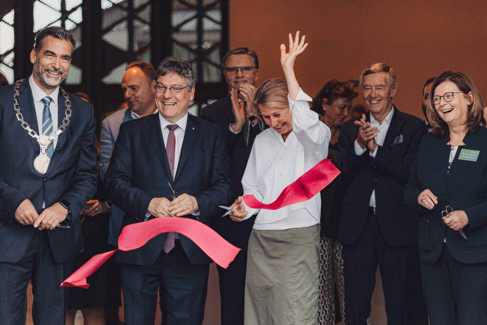 Ribbon Cutting bei der Eroeffnung von Sensoria