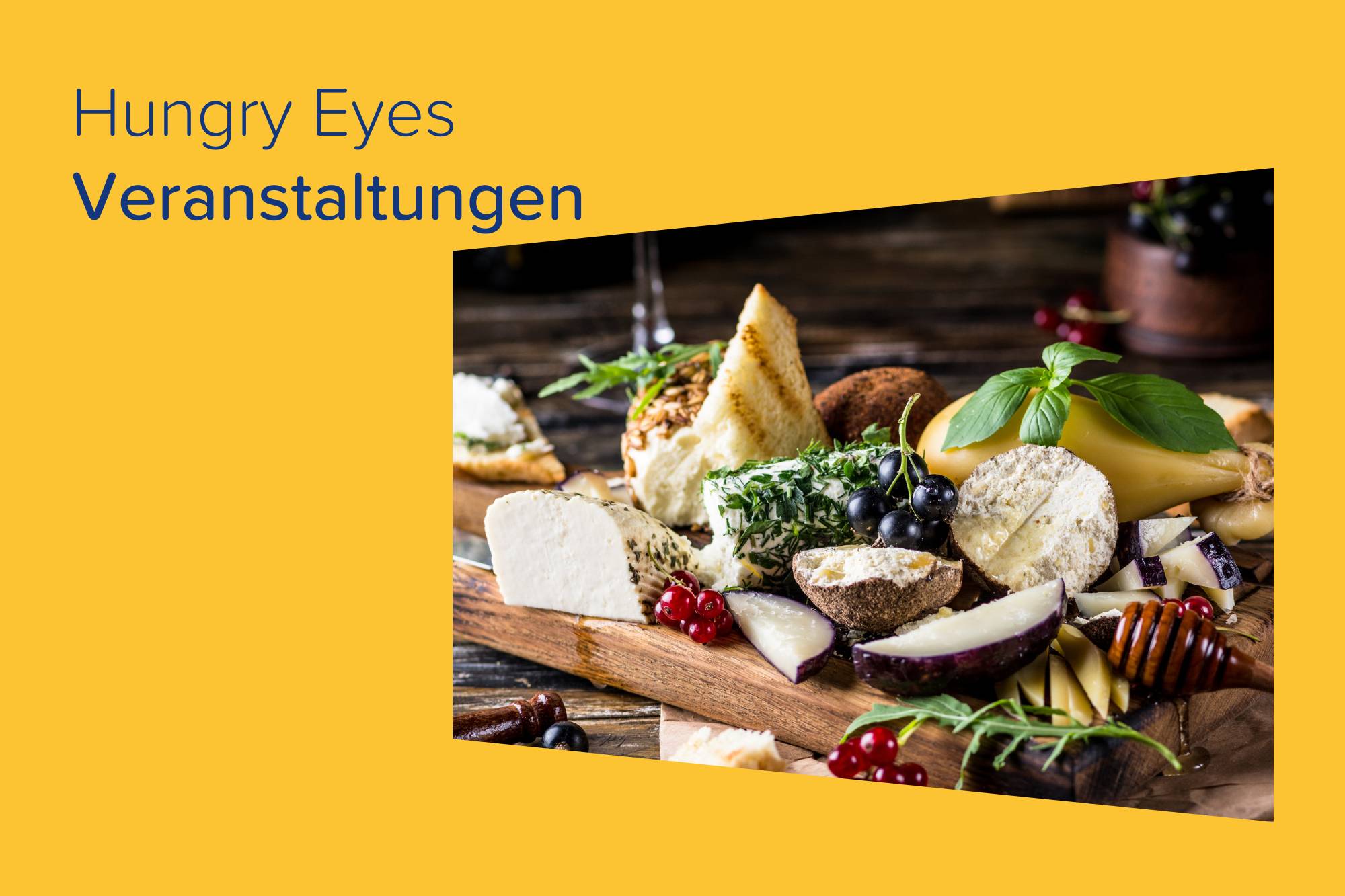 Käseplatte auf Holztisch