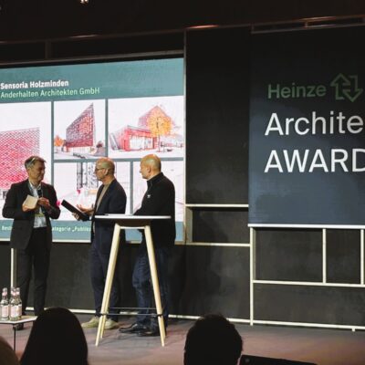 Preisübergabe an Claus Anderhalten beim Heinze Award